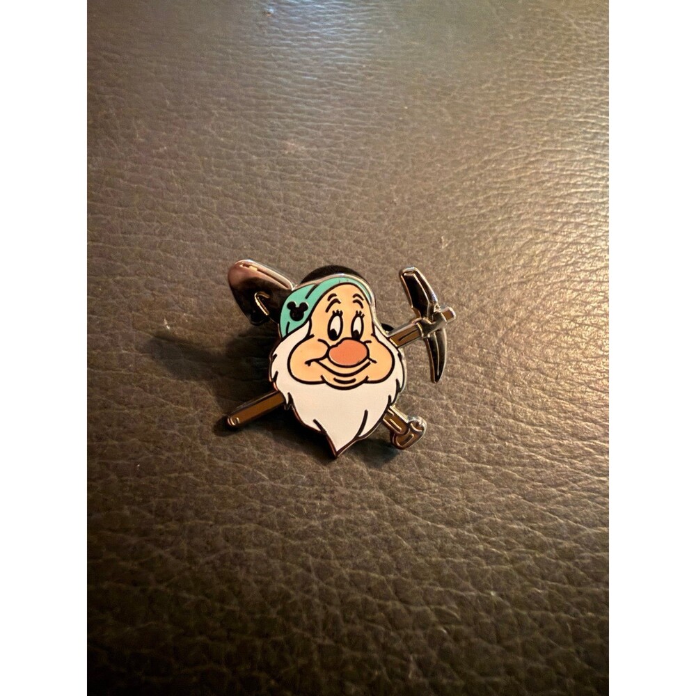 Disney Hidden Mickey 2014 Snow White - Bashful Pick Axe Shovel Pin